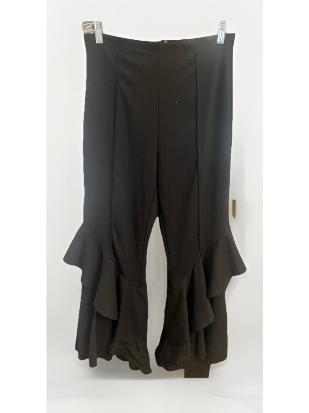 Valentine Ruffle Tiered Wide Leg Statement Unique Pants Large.    Ee